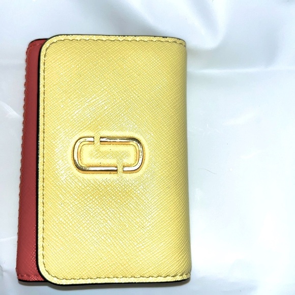 MARC JACOBS Pastel Yellow Tri-fold Keyring Wallet - Picture 9 of 10